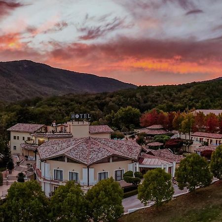 San Raffaele Hotel Restaurant&Resort Castelluccio Superiore Exterior foto